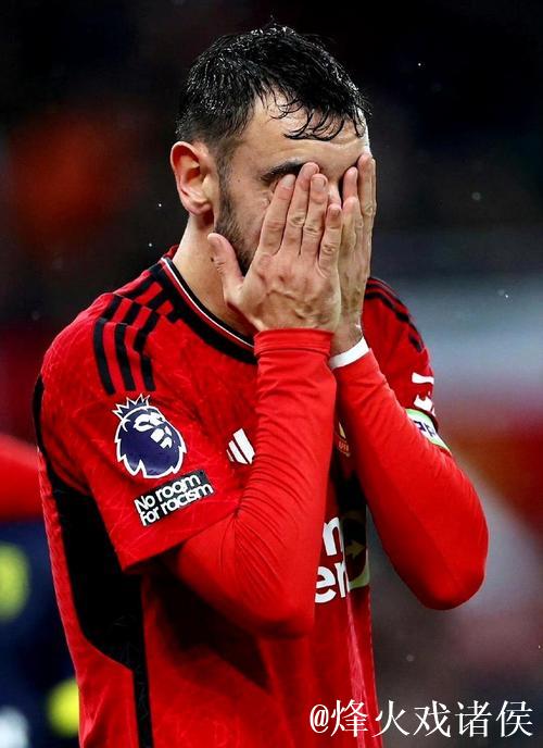 曼联4-4伯恩茅斯:B费任意球建功,樱桃手球争议频出 曼联4-4伯恩茅斯:B费任意球建功,樱桃手球争议频出